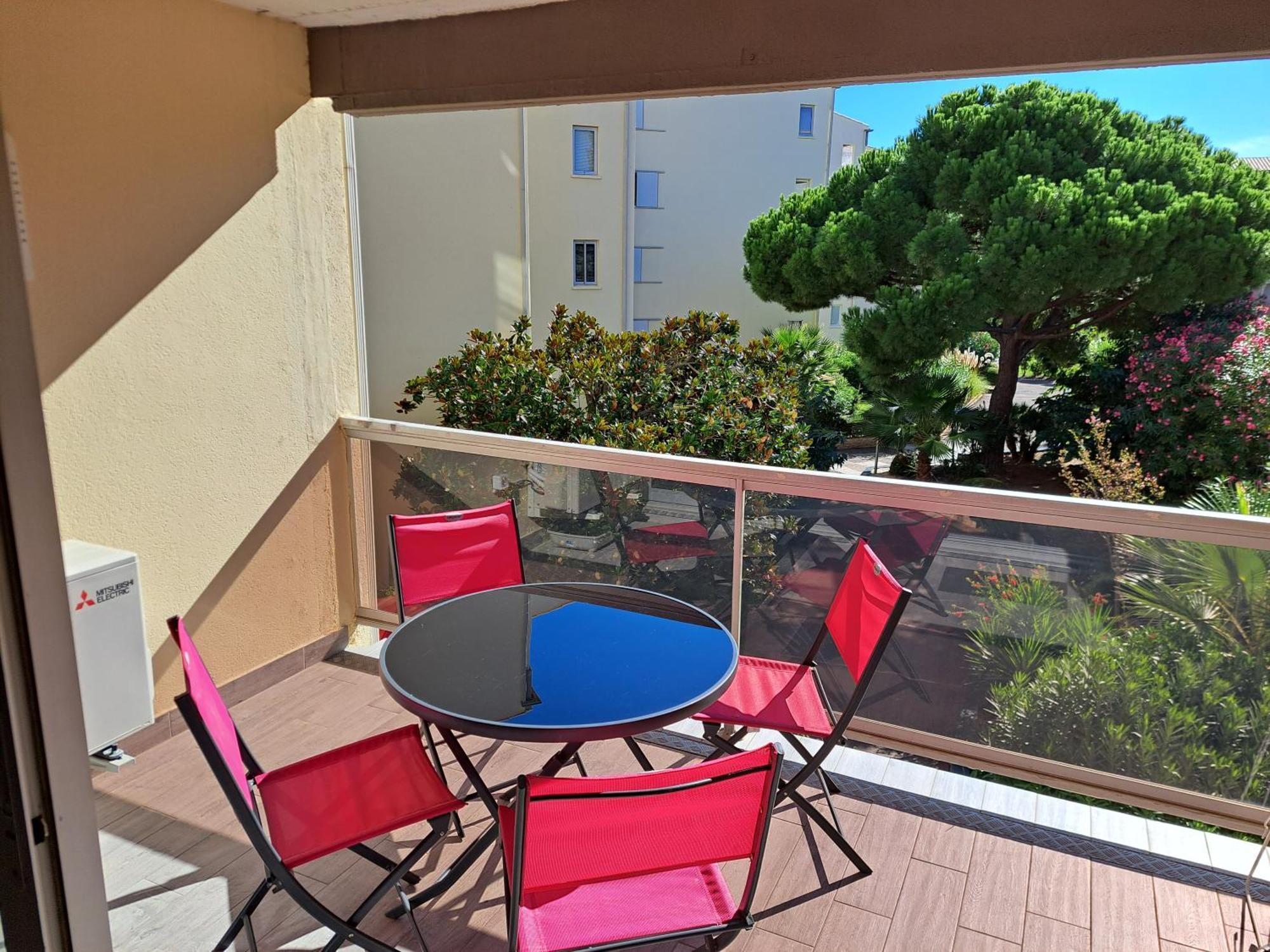 Helios 32, T2 Climatise, Parking, 500M Plage Agde Exteriör bild